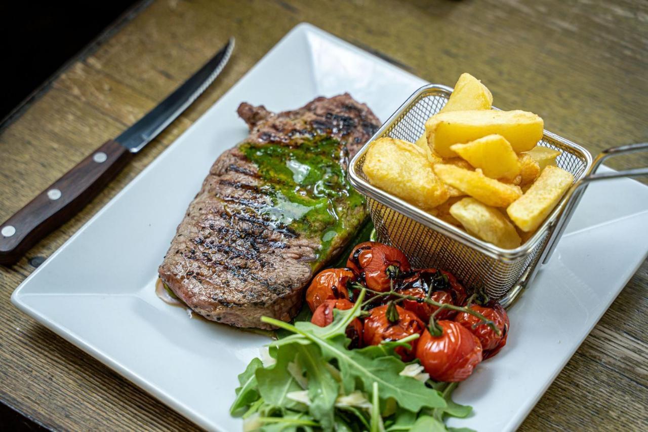 Rising Sun Pub, Restaurant And Rooms Lacock Exteriér fotografie