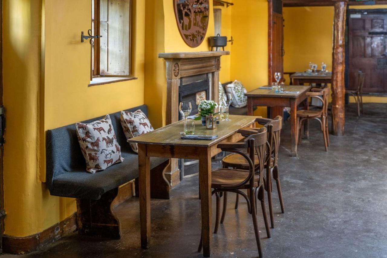 Rising Sun Pub, Restaurant And Rooms Lacock Exteriér fotografie