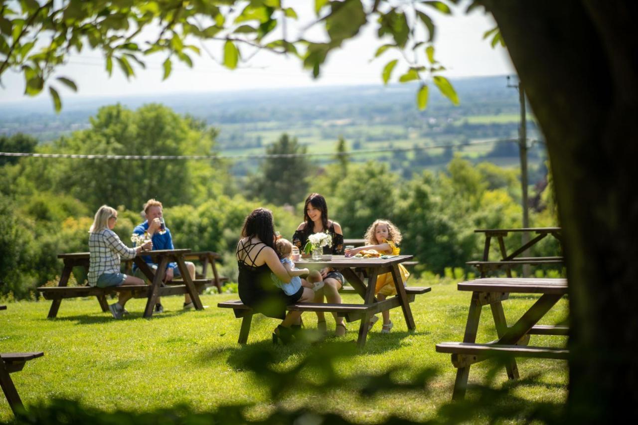 Rising Sun Pub, Restaurant And Rooms Lacock Exteriér fotografie